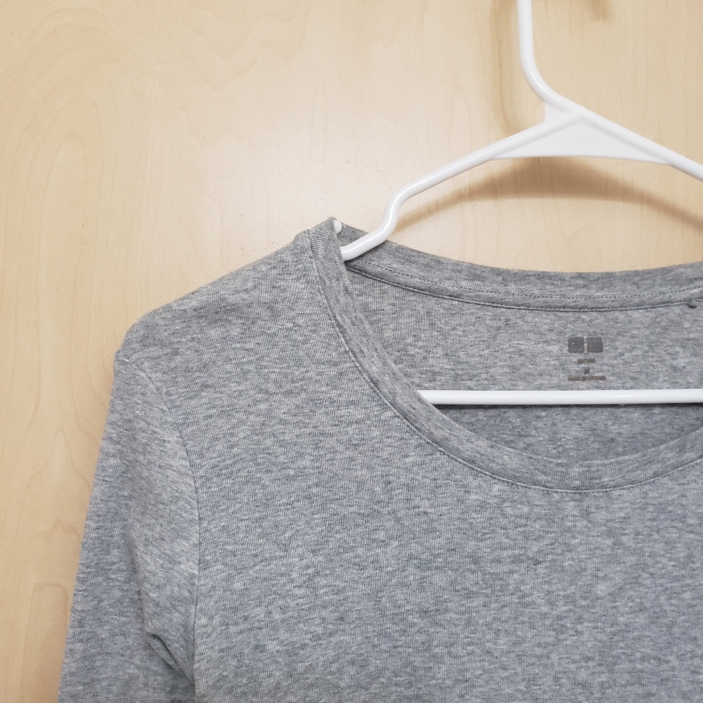 Uniqlo Gray Longsleeved Top